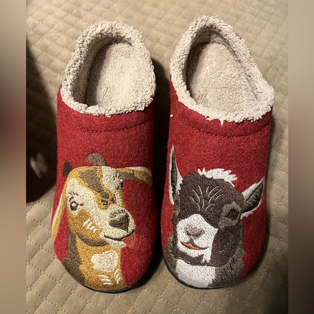 LL Bean Women’s Daybreak Scuffs in Baby Goats — NEW IN BOX